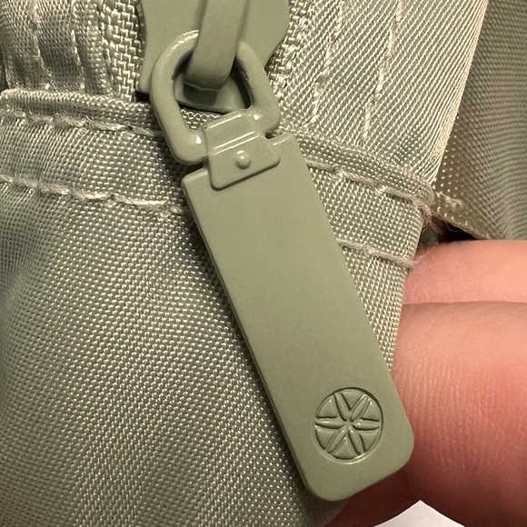 Gaiam Belt Bag - Picture 6 of 8